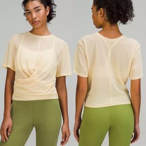 Lululemon Lightweight Mesh Reversible Yoga T-Shirt - Prosecco